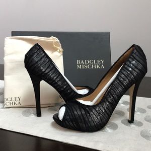 Stunning Badgley Mischka Star Pumps, 8.5